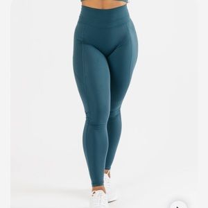 ALPHALETE Alphalux Force Leggings